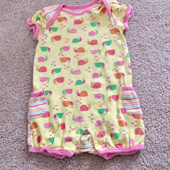 Jumping bean one piece! Bundle 5/$20! - Picture 1 of 2